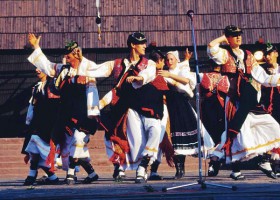 folklore-dancers-in-detva.jpg