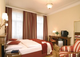 htl-ath-astoria-room2.jpg